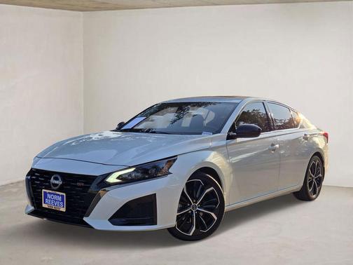 2023 Nissan Altima SR FWD