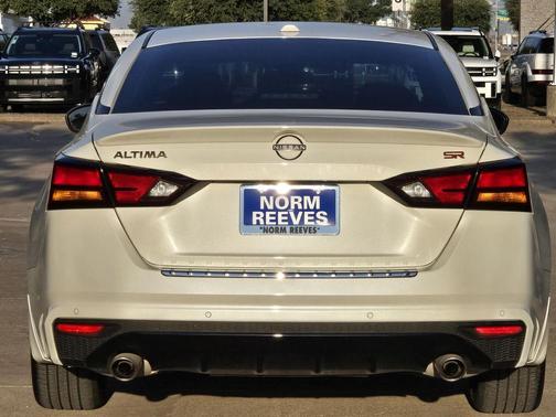 2023 Nissan Altima SR FWD