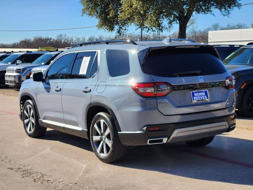 2024 Honda Pilot Touring 8-Passenger