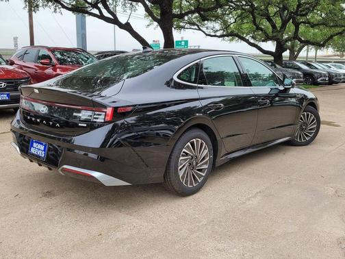 2025 Hyundai SONATA Hybrid Limited