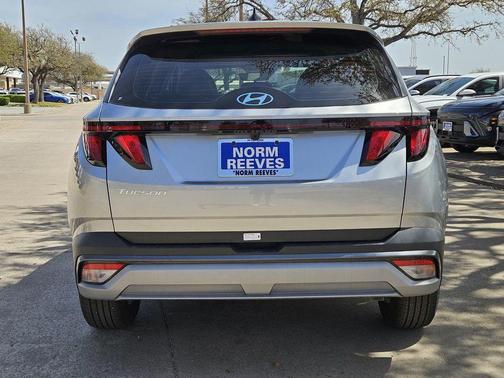 2025 Hyundai TUCSON SE