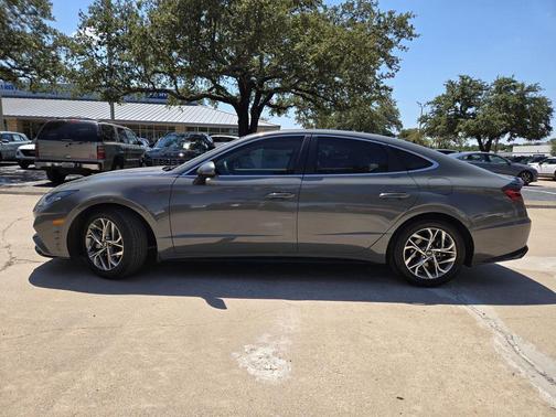 2022 Hyundai SONATA SEL