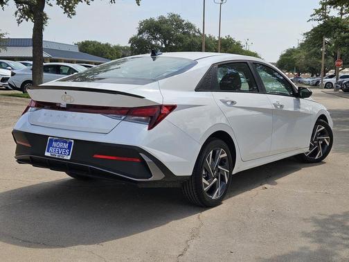 2025 Hyundai ELANTRA Sport