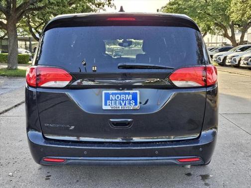 2020 Chrysler Pacifica Touring