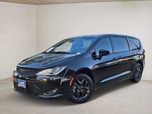2020 Chrysler Pacifica Touring