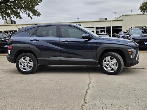 2025 Hyundai KONA SE