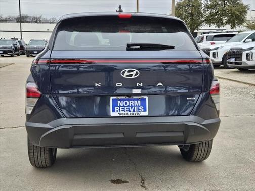 2025 Hyundai KONA SE