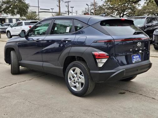 2025 Hyundai KONA SE