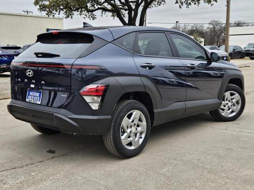 2025 Hyundai KONA SE