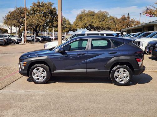 2025 Hyundai KONA SE