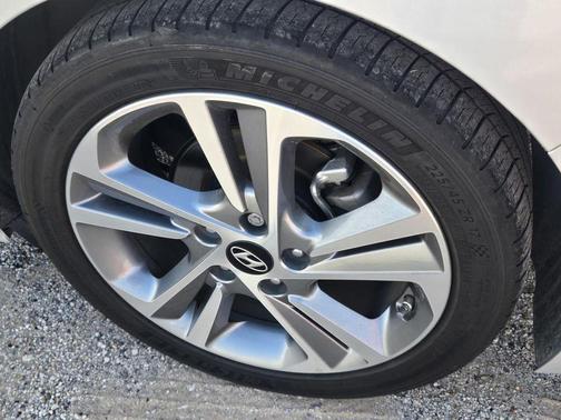 2018 Hyundai ELANTRA Limited