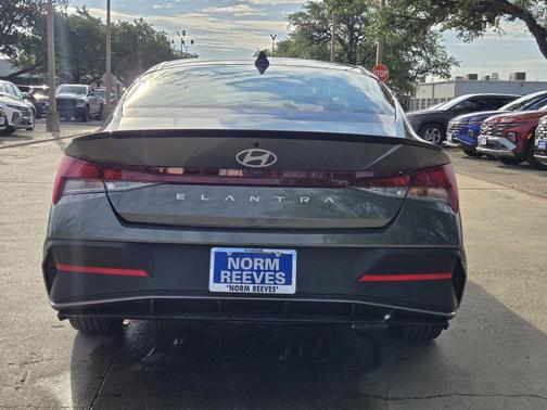 2025 Hyundai ELANTRA Sport