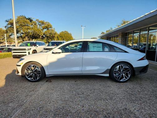 2025 Hyundai IONIQ 6 Limited