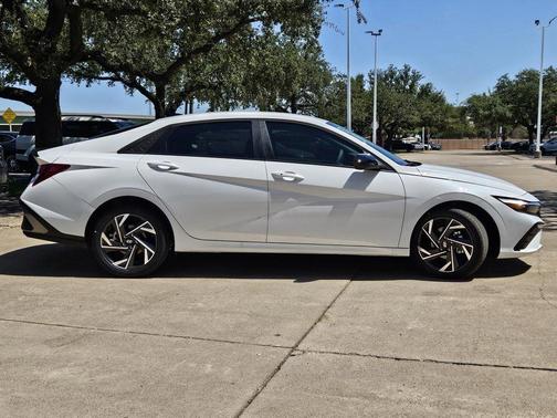 2025 Hyundai ELANTRA Sport