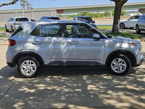 2020 Hyundai VENUE SE