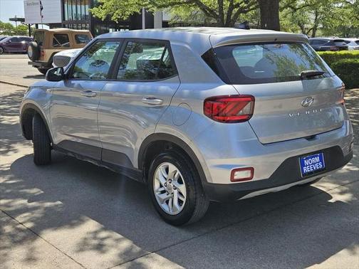 2020 Hyundai VENUE SE