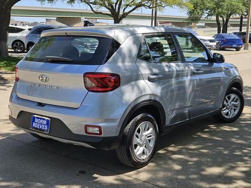 2020 Hyundai VENUE SE