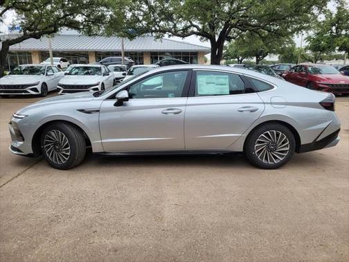 2025 Hyundai SONATA Hybrid SE