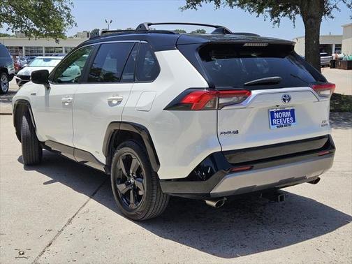 2020 Toyota RAV4 Hybrid SE