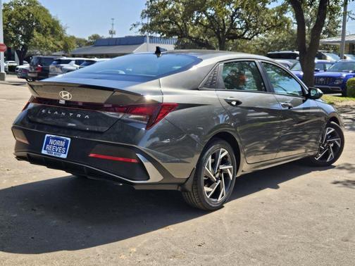 2025 Hyundai ELANTRA Sport