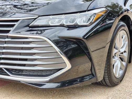 2022 Toyota Avalon XLE