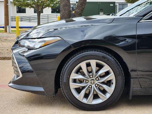 2022 Toyota Avalon XLE