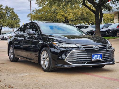 2022 Toyota Avalon XLE