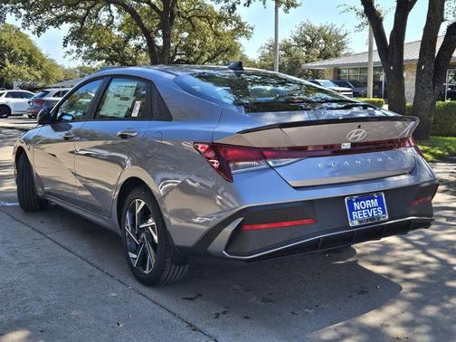 2025 Hyundai ELANTRA Sport