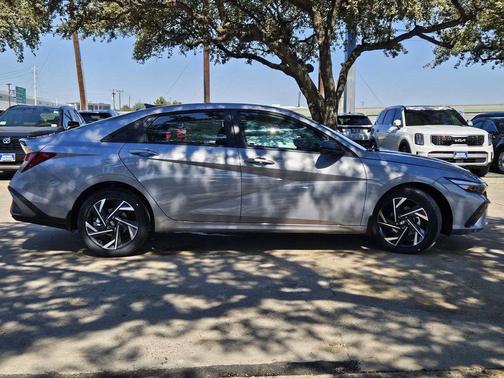 2025 Hyundai ELANTRA Sport