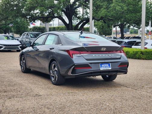 Ecotronic Gray 2026 Hyundai ELANTRA Limited