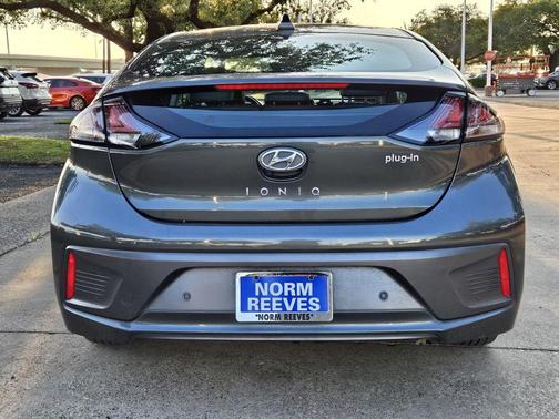 2022 Hyundai IONIQ Plug-In Hybrid Limited