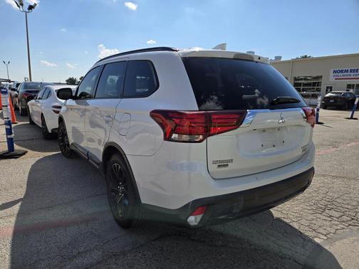 2018 Mitsubishi Outlander LE