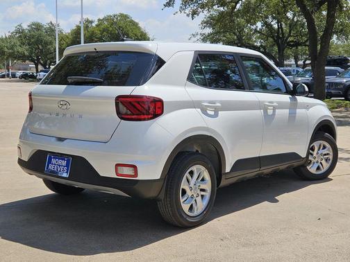2025 Hyundai VENUE SE