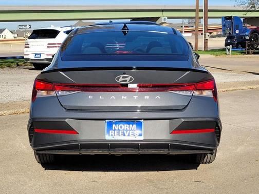 2025 Hyundai ELANTRA Sport
