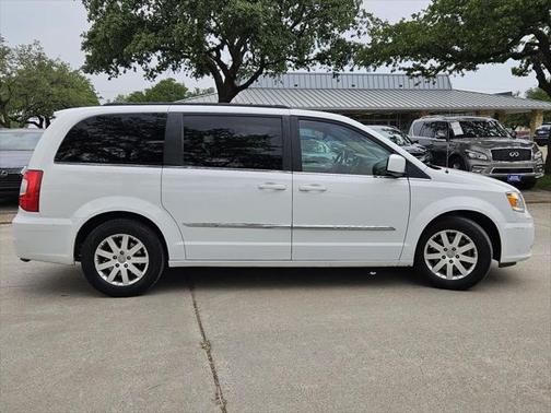 2015 Chrysler Town & Country Touring