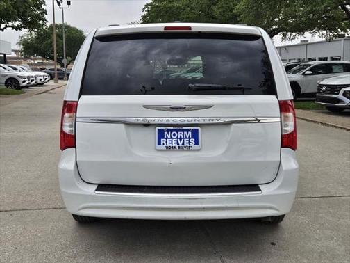 2015 Chrysler Town & Country Touring