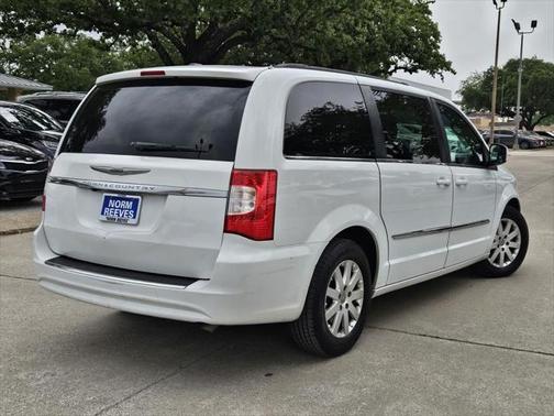 2015 Chrysler Town & Country Touring