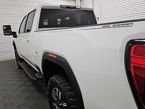 2023 GMC Sierra 2500 AT4