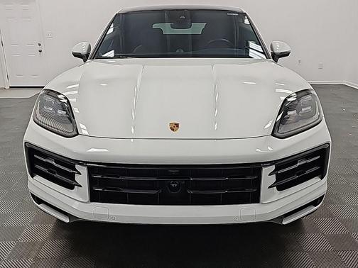 2025 Porsche Cayenne AWD