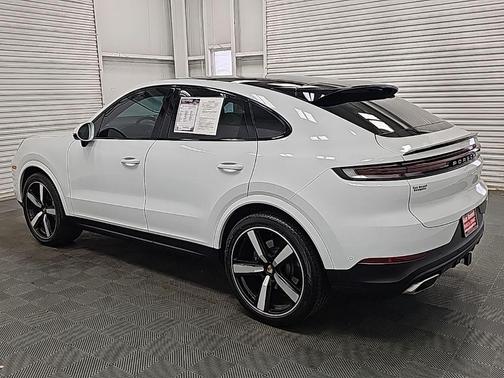 2025 Porsche Cayenne AWD