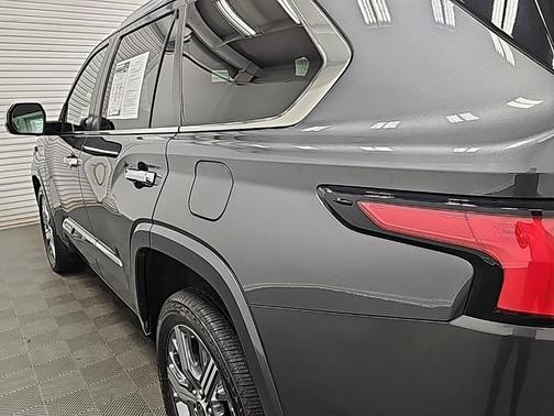 2024 Toyota Sequoia Capstone