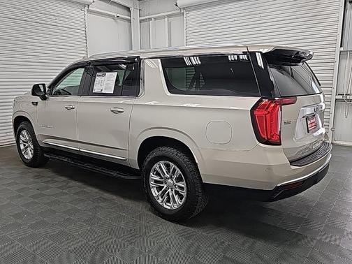 2022 GMC Yukon XL SLT