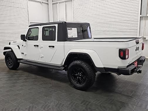 2022 Jeep Gladiator Sport