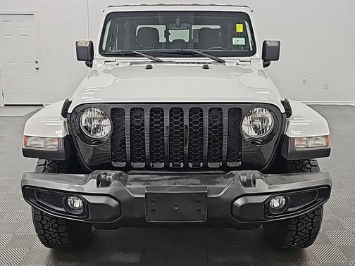 2022 Jeep Gladiator Sport