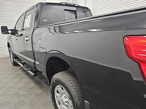 2017 Nissan Titan XD SV