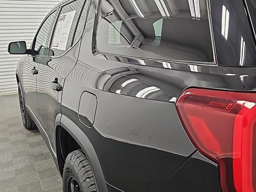2021 GMC Acadia AT4
