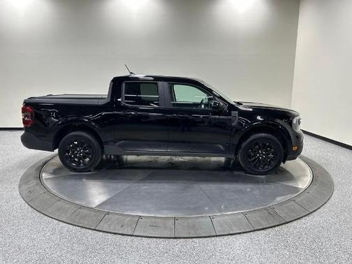 SHADOW BLACK 2024 Ford Maverick LARIAT