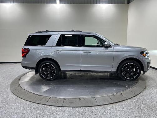 ICONIC SILVER METALLIC 2022 Ford Expedition LIMITED