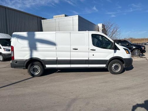2017 Ford Transit-250 148 WB LOW ROOF CARGO