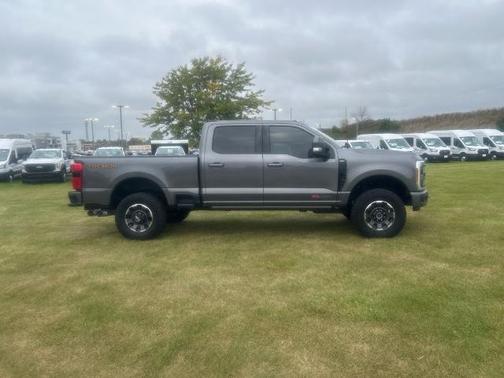 2023 Ford F-350 LARIAT SUPER DUTY